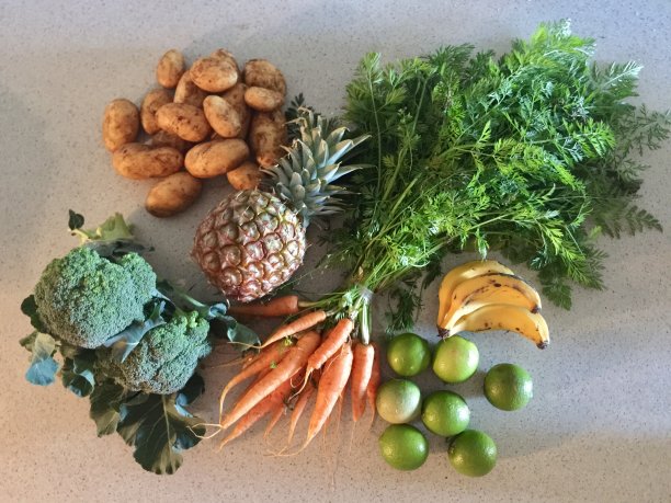 有机农民市场新鲜水果和蔬菜图片下载