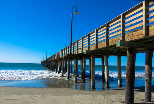 Cayucos码头，圣路易奥布西波县，加利福尼亚州图片下载