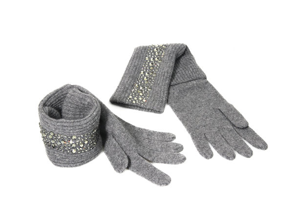 新的羊毛手套与长袖图片下载