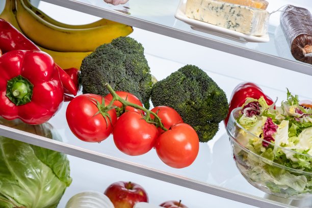 冰箱冷冻的食材自然餐、奶酪。图片下载