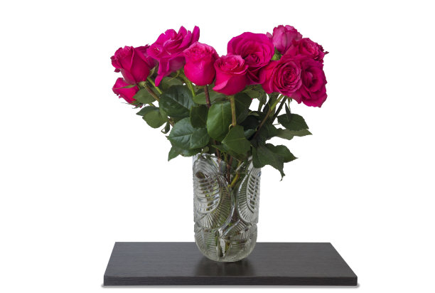 与玫瑰花瓶。图片下载