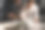 男厨师们会在漂亮的分子菜上洒上松枝装饰图片下载