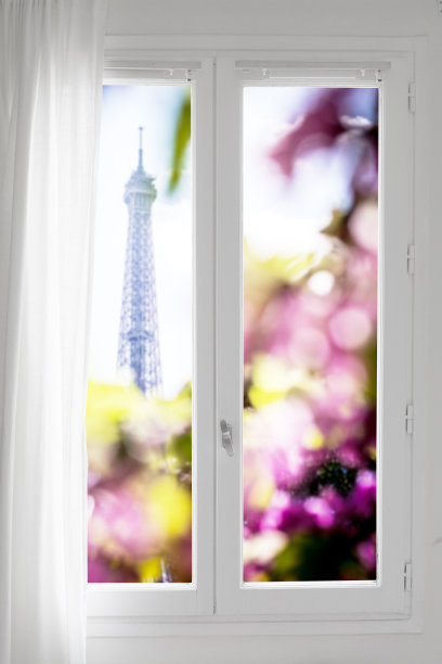 能看到埃菲尔铁塔的窗户图片下载