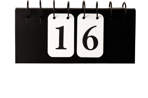 近距离查看日历，选定日期16隔离在白色背景上。图片下载