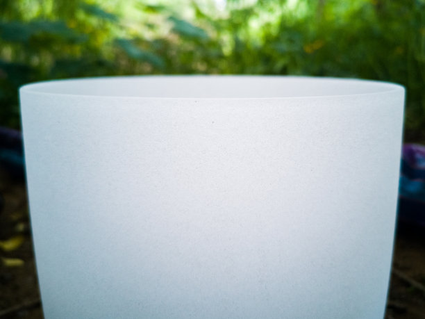 白色石英碗用于声音愈合图片下载