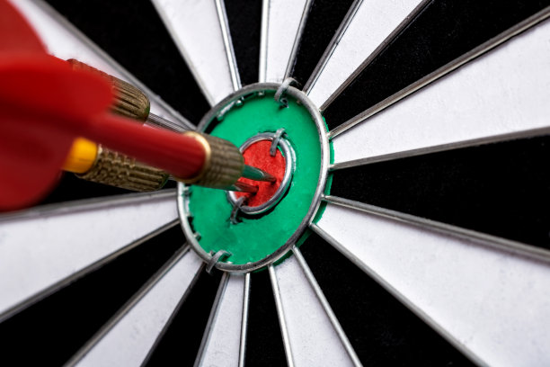 飞镖和近距离飞镖，击中目标图片下载