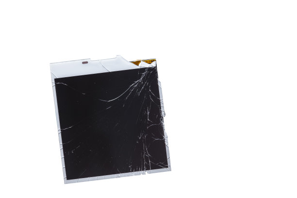 技术的想法。特写现代智能手机破碎的液晶触摸屏隔离在白色背景。水平图像组成图片下载