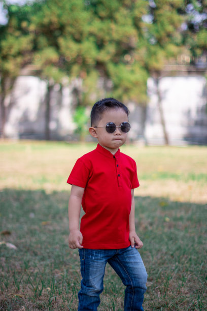 中国新年男孩图片下载