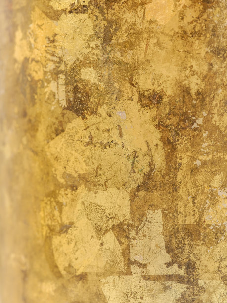 摘要，金箔背景在生锈的金属表面。图片下载