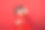 一个中国女孩提着灯笼庆祝春节图片下载