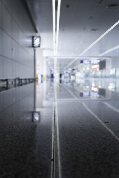 机场空荡荡的走廊图片下载