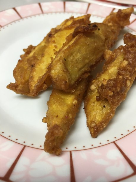 市场上的黄土豆饼图片下载