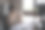 一名亚洲华人妇女在学习室内带着她的玩具狮子狗在电脑前工作图片下载
