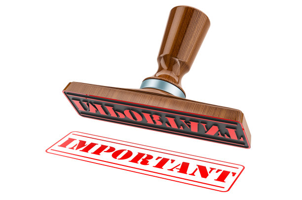 重要的邮票。木制冲压件，印章与文本重要，3D渲染孤立的白色背景图片下载