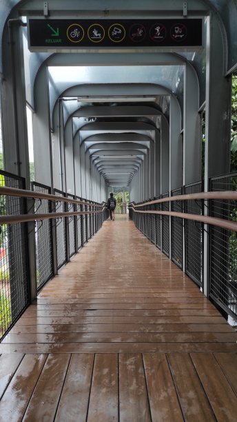 空旷的室内走道图片下载