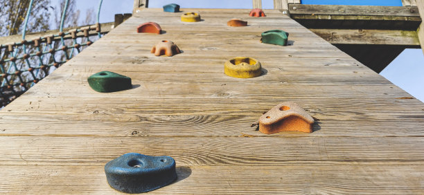 儿童攀岩墙图片下载