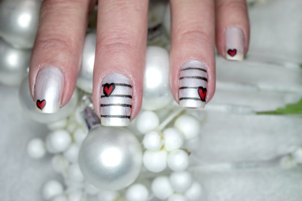 情人节心形美甲艺术设计图片下载