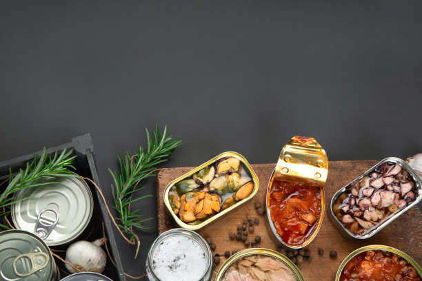 各种鱼类和海鲜罐头图片下载