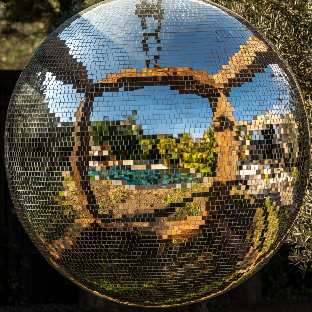 花园镜面球图片下载