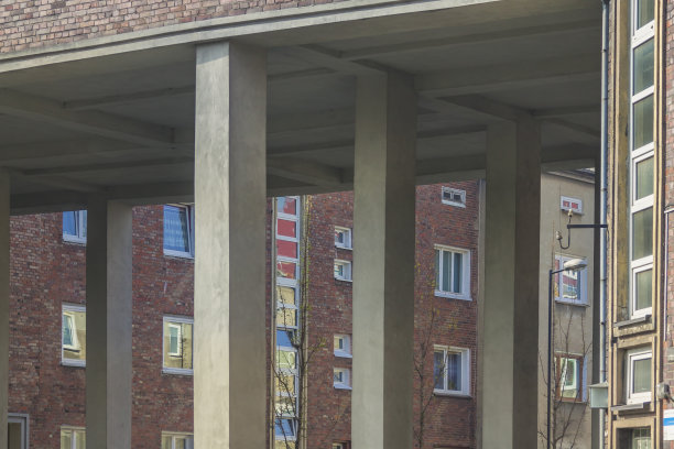 波兰，上西里西亚，扎布泽，斯Slowianski广场的住宅区图片下载