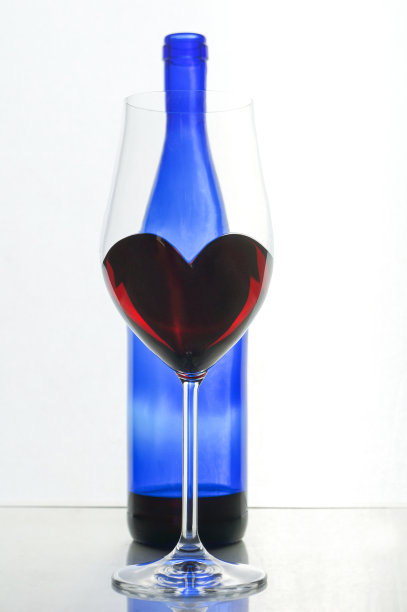 玻璃酒瓶图片下载