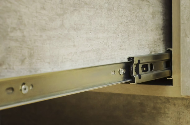 厨房抽屉的幻灯片，特写。图片下载