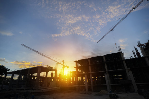 投资建筑施工理念。建筑现场结构背景和新型多层建筑工业背景图片下载