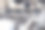 一辆汽车在修理过程中被拆解的内燃机。图片下载