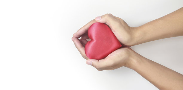 手捧红心。心脏健康捐赠概念图片下载