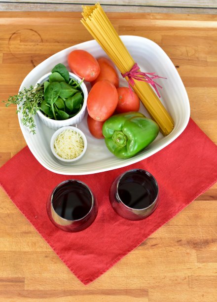 简单配方配料一锅意大利面食在家做饭图片下载