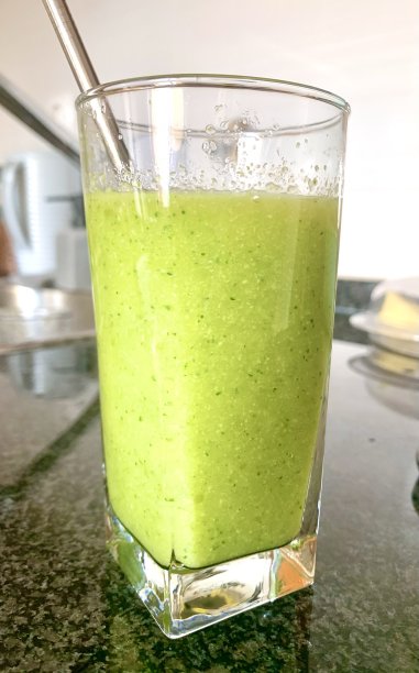 绿色自制的奶昔图片下载