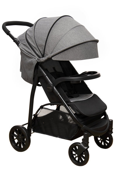 白色背景上的婴儿车图片下载