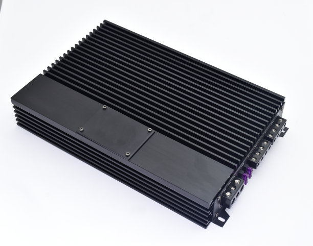 汽车放大器隔离在白色背景与削波路径图片下载