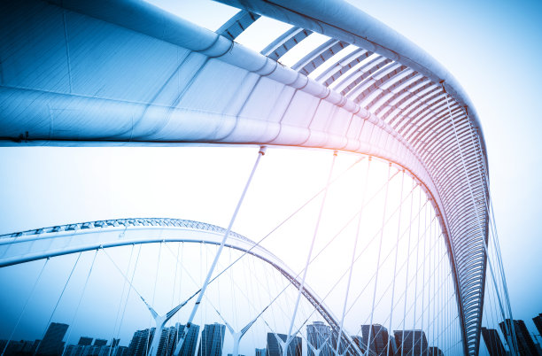 悬索桥结构的闭合图片下载