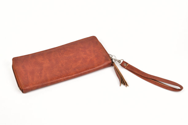 棕色皮革钱包孤立在白色背景与裁剪路径图片下载