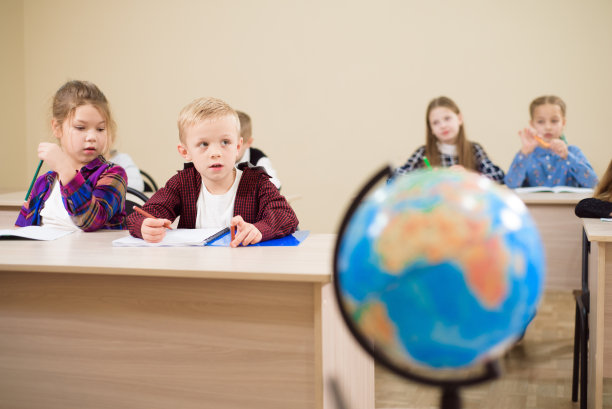 教育，小学，学习和人的观念。图片下载