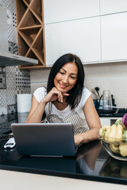 呆在家里图片下载