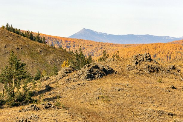 风景如画的努拉里山脊图片下载