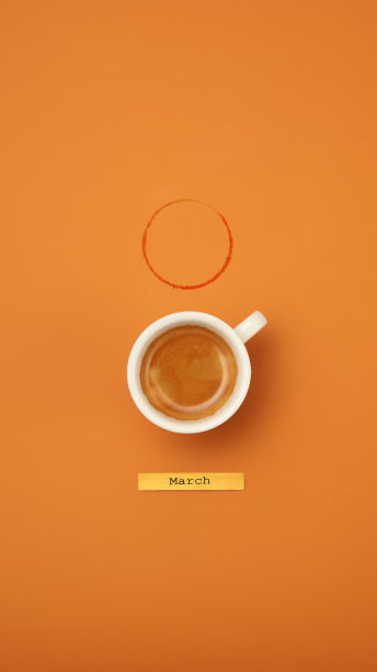 贺卡。俯视图的咖啡杯和着色杯在形状8。图片下载