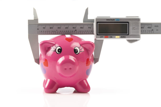 带卡钳的储蓄罐图片下载