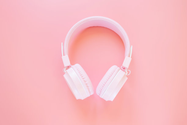 粉红色的耳机图片下载