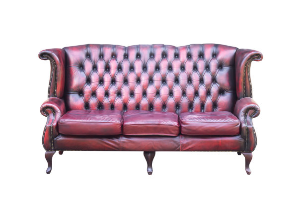 复古红色与黑色沙发孤立在白色背景图片下载