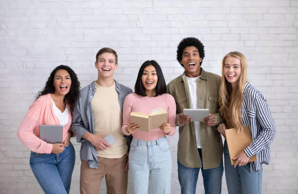 学生团队的面部表情和情绪图片下载