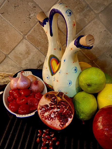 地中海石榴油醋汁的配料图片下载