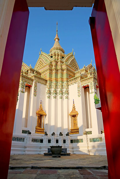 令人惊叹的经堂称为Phra Mondop在卧佛寺或寺庙，曼谷，在泰国的历史地点图片下载