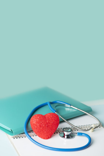 医疗保健概念-听诊器和心脏复制空间图片下载