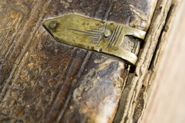 旧圣经装订的细节图片下载