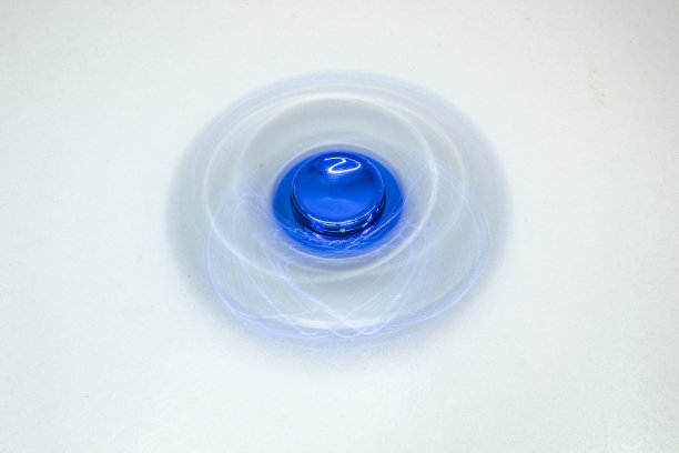 蓝色手摇玩具图片下载