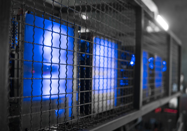 电脑在现代电脑俱乐部为玩家和喜欢玩游戏的人。图片下载