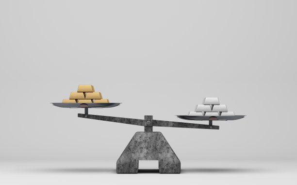 打磨过的鳞片上的金银条图片下载